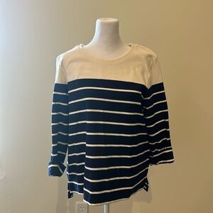 Gap Women’s Long Sleeve Top size Medium 100% Cotton Navy Striped Top like New